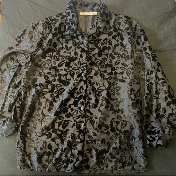 PSC Pressed Velvet Flowers Ling Sleeve Blouse - Picture 2 of 7